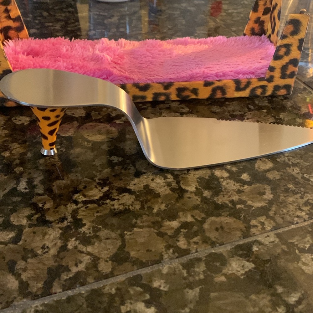 Leopard Print High Heel Cake/pie Server